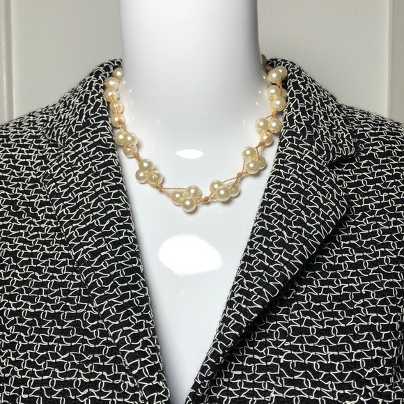 Chanel Boutique 98 Black/White Wool Jacket Blazer - Picture 4 of 8